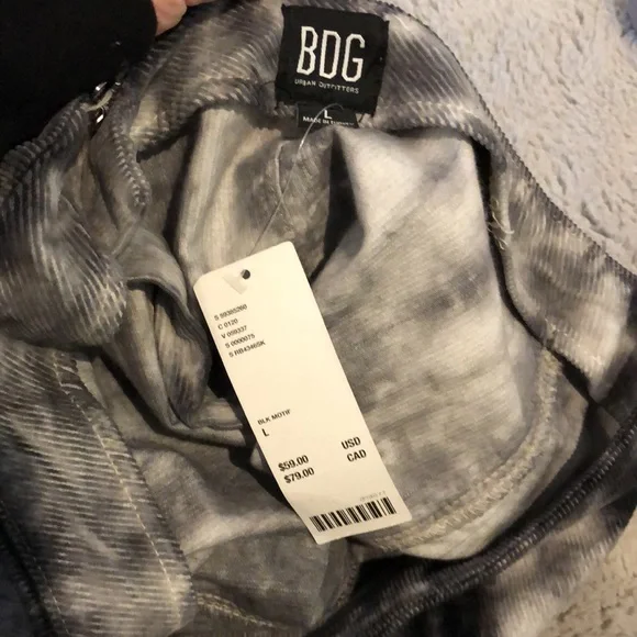 Urban outfitters grey and black skirt, has not been worn before, size large. - Picture 3 of 5